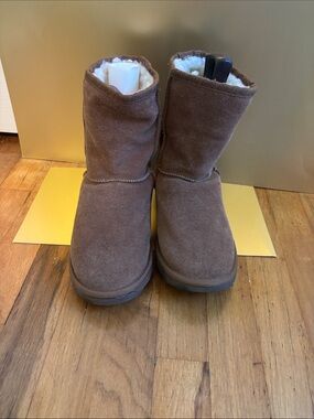 Emu Women’s Brown Suede Shearling Boots